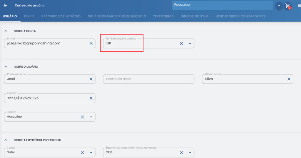 Formulário de cadastro de usuário com campos de informações pessoais e seleção de perfil B2B