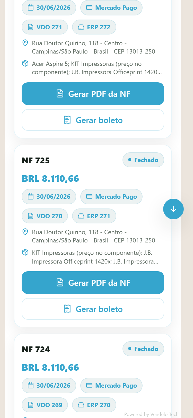 A mesma lista de notas no celular, com os cards empilhados